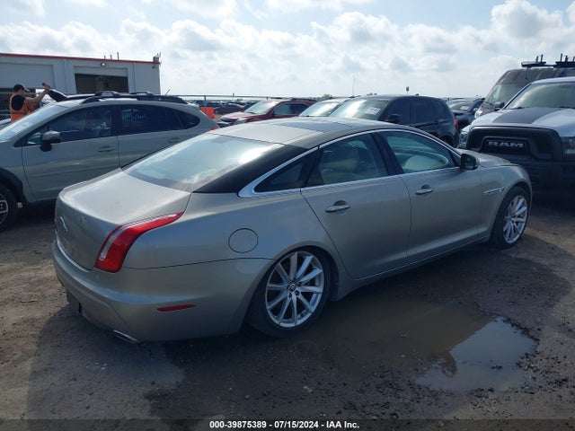 2011 JAGUAR XJ SAJWA1CB7BLV21942 Photo 3