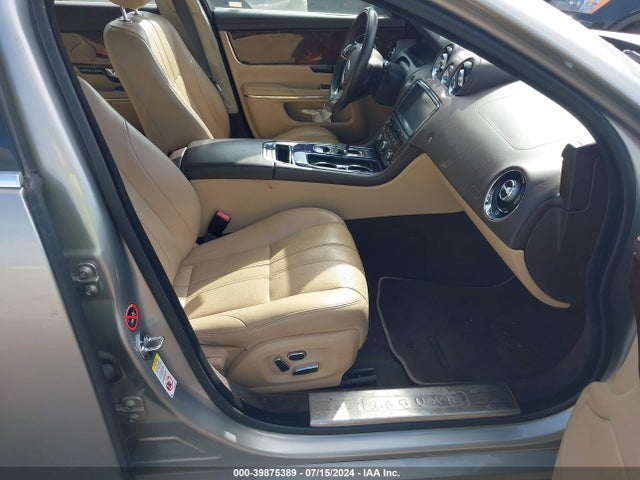 2011 JAGUAR XJ SAJWA1CB7BLV21942 Photo 4