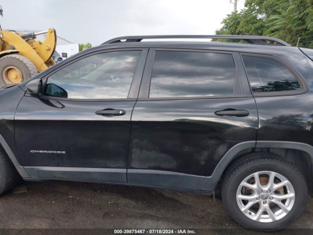 1C4PJLAB0FW731076 Jeep Cherokee Sport