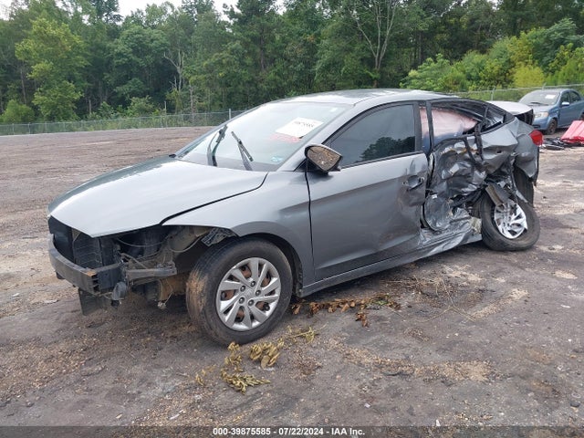 Hyundai ELANTRA SE 2017 KMHD74LF6HU154331 Image 2