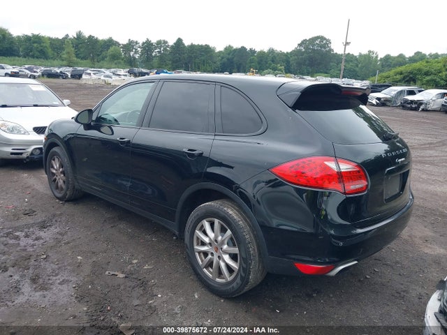 2013 PORSCHE CAYENNE WP1AA2A22DLA07645 Photo 2