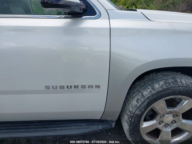 Chevrolet Suburban Lt 2018 1GNSCHKC7JR132005 Image 19
