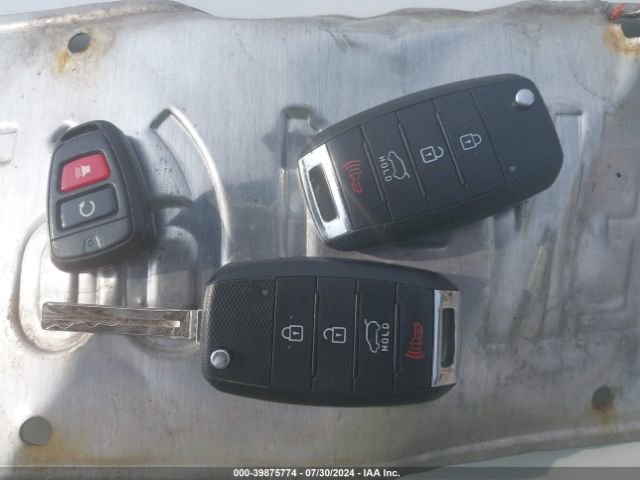 5XYKT3A62FG632411 KIA SORENTO LX