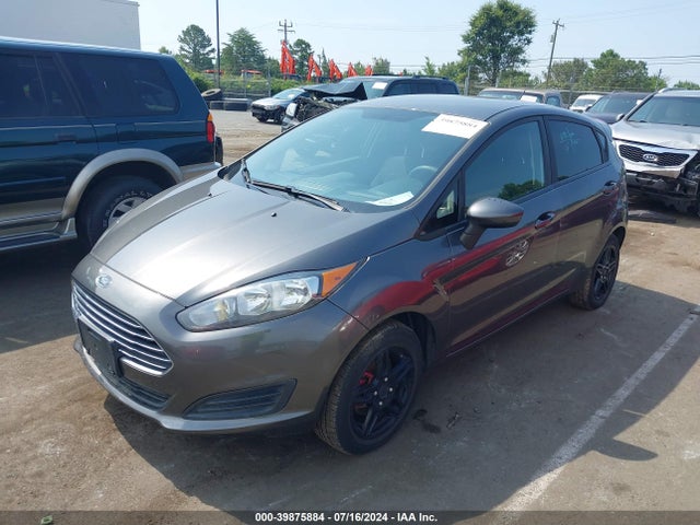 Ford FIESTA SE 2018 3FADP4EJ0JM140558 Image 2