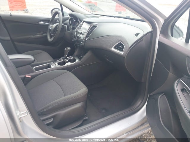 2017 CHEVROLET CRUZE 1G1BE5SM7H7160248 Photo 4