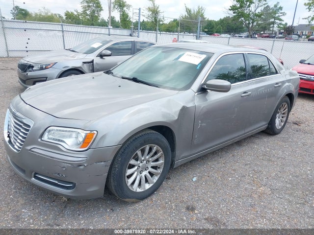 Chrysler 300 2014 2C3CCAAG6EH200569 Image 2