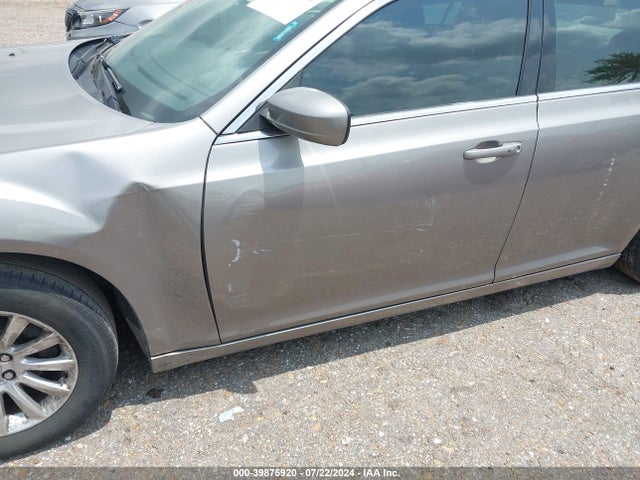 Chrysler 300 2014 2C3CCAAG6EH200569 Image 6
