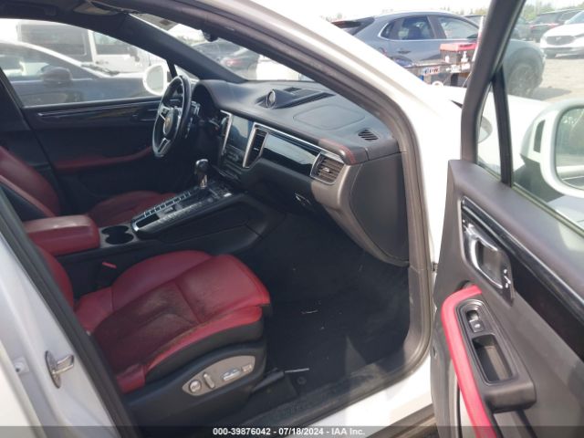 WP1AA2A5XJLB22855 Porsche Macan Sport Edition