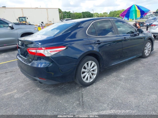 Toyota CAMRY LE 2018 4T1B11HK5JU636422 Image 4