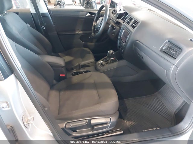 3VW2K7AJ3FM221243 Volkswagen Jetta 2.0l S