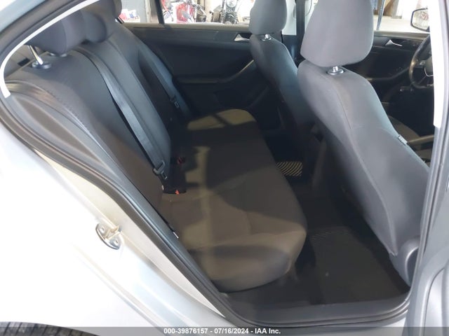 3VW2K7AJ3FM221243 Volkswagen Jetta 2.0l S