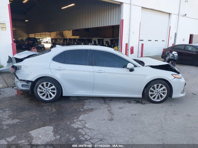Toyota CAMRY LE 2022 4T1C11AKXNU037472 Image 14