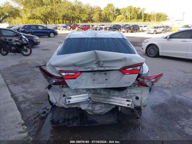 Toyota CAMRY LE 2022 4T1C11AKXNU037472 Image 17