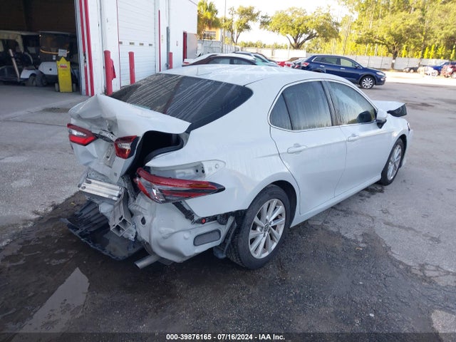 Toyota CAMRY LE 2022 4T1C11AKXNU037472 Image 4