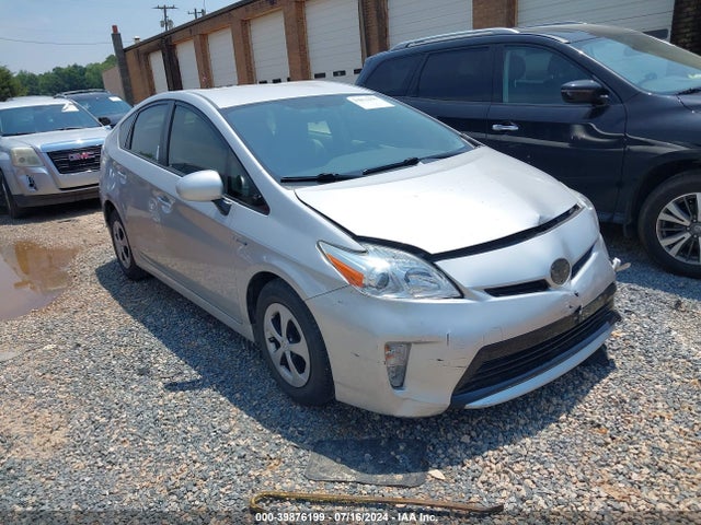 Toyota Prius Two 2015 JTDKN3DU0F1906211 главное изображение