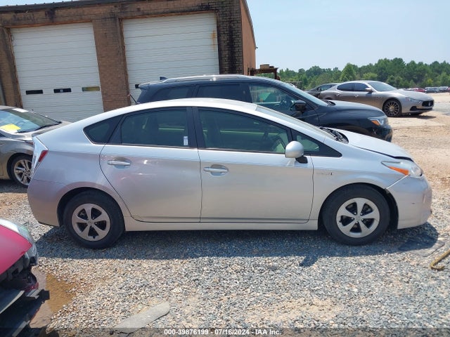 Toyota Prius Two 2015 JTDKN3DU0F1906211 Image 13