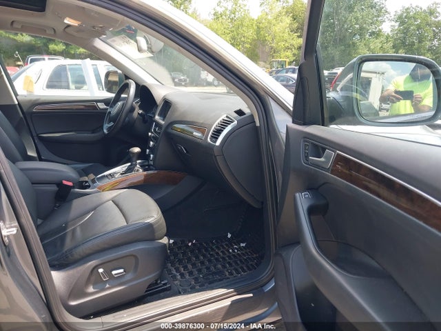 Audi Q5 2.0t Premium 2014 WA1CFAFP3EA002083 Image 5