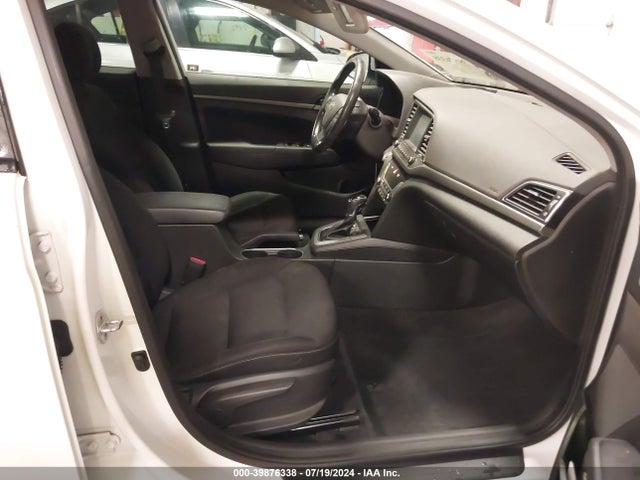 Hyundai Elantra Value Edition 2017 5NPD84LF1HH151297 Image 5