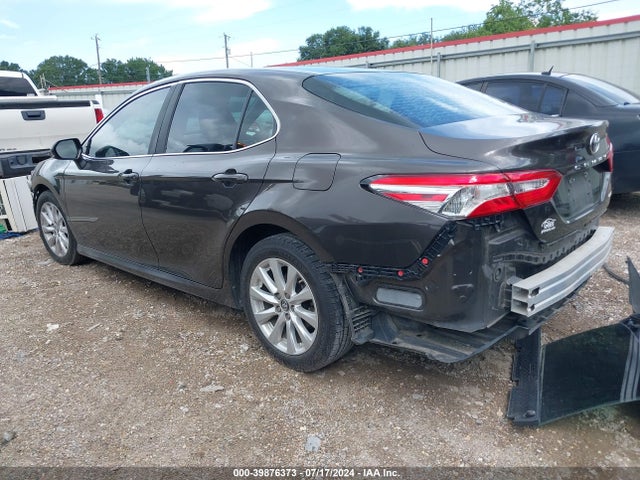 Toyota CAMRY LE 2018 4T1B11HK3JU015423 Image 3