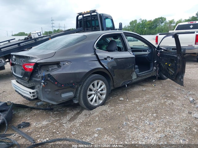Toyota CAMRY LE 2018 4T1B11HK3JU015423 Image 4