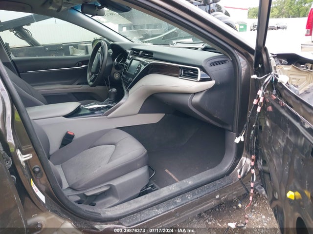 Toyota CAMRY LE 2018 4T1B11HK3JU015423 Image 5