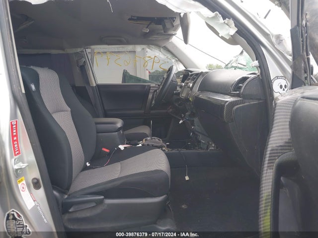 Toyota 4RUNNER SR5 2019 JTEBU5JR6K5688708 Image 5