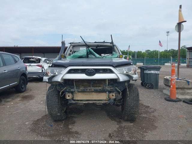 Toyota 4RUNNER SR5 2019 JTEBU5JR6K5688708 Image 6