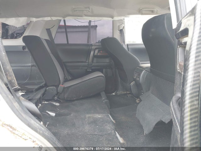 Toyota 4RUNNER SR5 2019 JTEBU5JR6K5688708 Image 8