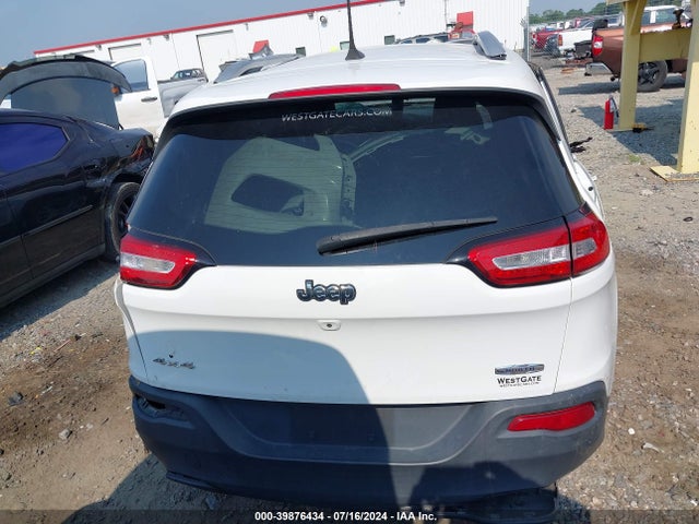 1C4PJMCB2HW589707 Jeep Cherokee Latitude 4x4