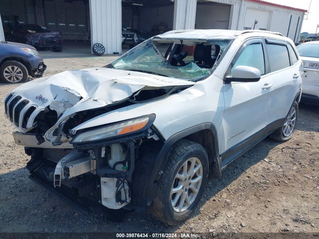1C4PJMCB2HW589707 Jeep Cherokee Latitude 4x4