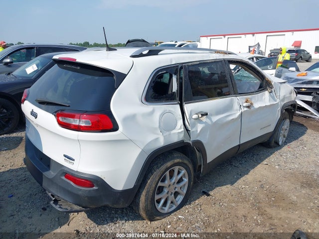 1C4PJMCB2HW589707 Jeep Cherokee Latitude 4x4
