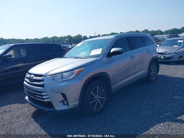 Toyota Highlander Xle 2017 5TDJZRFH4HS430084 Image 2