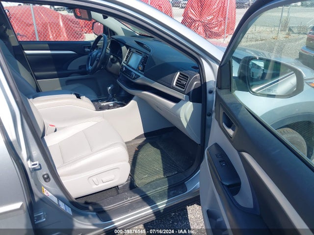 Toyota Highlander Xle 2017 5TDJZRFH4HS430084 Image 5
