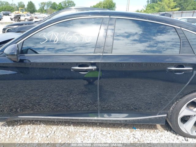 1HGCV2F95JA010911 Honda Accord Touring 2.0t