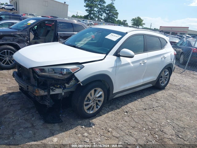 Hyundai TUCSON SEL 2018 KM8J33A45JU679431 Image 2