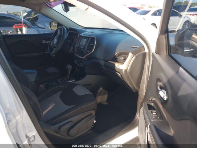 1C4PJLAB0GW137492 Jeep Cherokee Sport