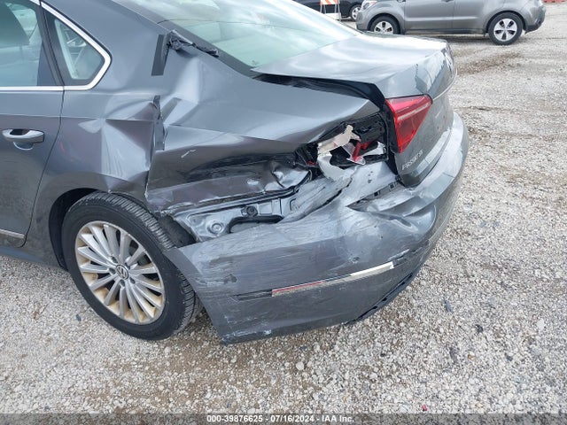1VWBT7A35HC014355 Volkswagen Passat 1.8t Se