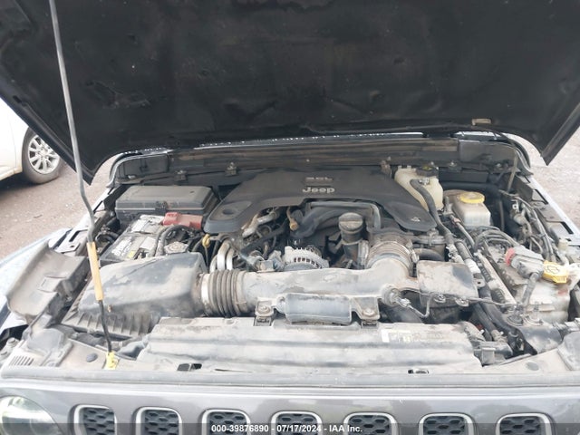 1C4HJXEG3JW101398 Jeep Wrangler Unlimited Sahara 4x4