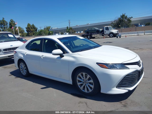 Toyota CAMRY LE 2018 JTNB11HK3J3011507 main image