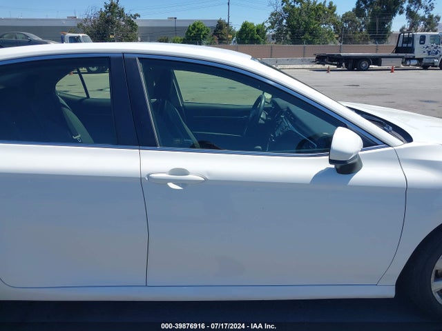 Toyota CAMRY LE 2018 JTNB11HK3J3011507 Image 13
