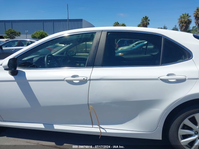Toyota CAMRY LE 2018 JTNB11HK3J3011507 Image 14