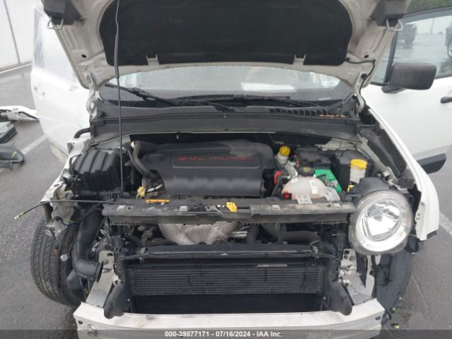 ZACCJAAT5FPB97565 Jeep Renegade Sport
