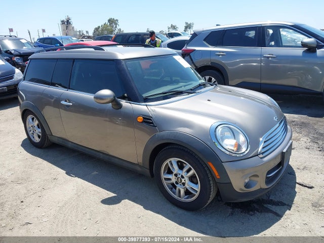 2013 MINI CLUBMAN WMWZF3C54DT490281 Photo 0
