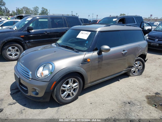 2013 MINI CLUBMAN WMWZF3C54DT490281 Photo 1