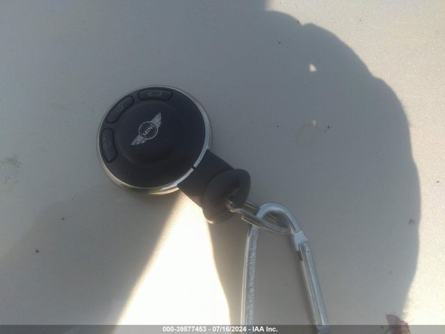 2011 MINI COOPER WMWSU3C58BT096397 Photo 10