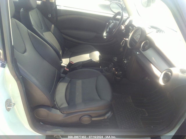 2011 MINI COOPER WMWSU3C58BT096397 Photo 4