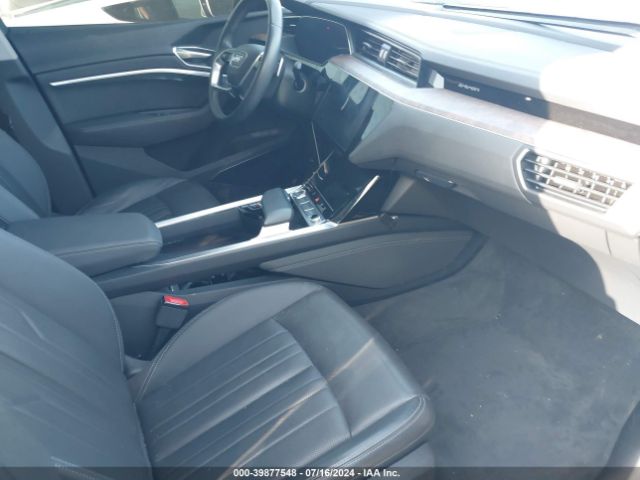 WA1LABGE7KB017550 Audi E-tron Premium Plus