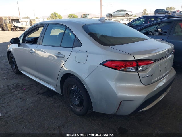 Toyota COROLLA LE 2021 5YFEPMAE9MP223796 Image 3