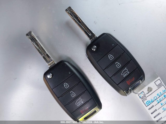 KIA SOUL + 2016 KNDJP3A55G7830891 Image 11