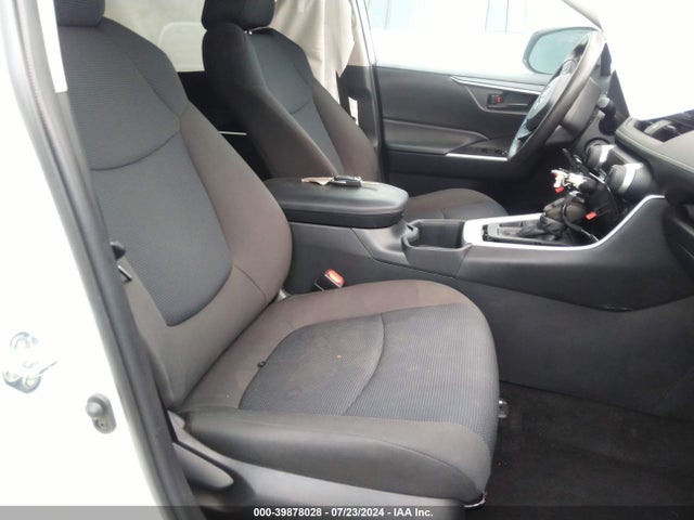 Toyota RAV4 LE 2022 2T3F1RFV3NC288602 Image 5